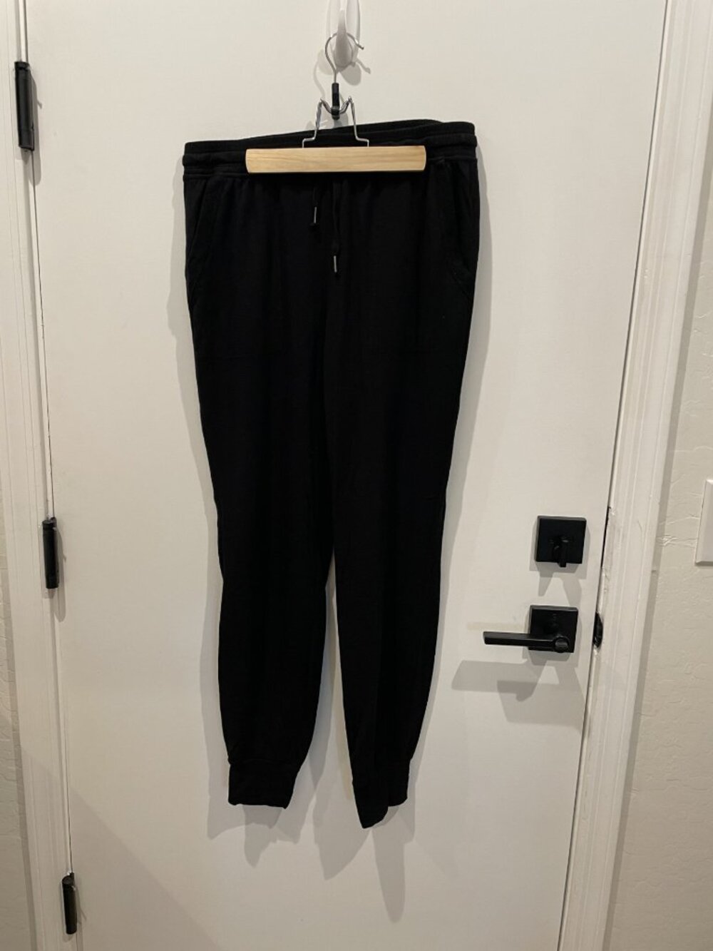 Splendid Super Soft Jogger Pants - Size Medium - Lightweight - Retail $158